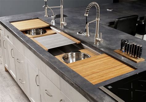 It gives you the widest range of kitchen sink shapes, sizes and styles. Everything And the Galley Sink - Snob Essentials