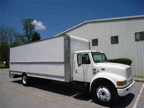 International 4900 1999 Van Box Trucks