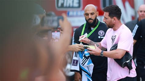man fired from job for getting lionel messi s autograph
