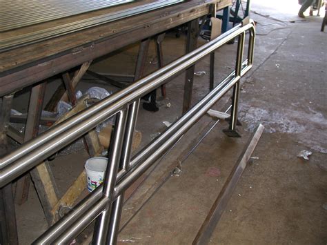 Fabricator Ny Pipe Tubular Steel Hand Railing And Stair Railings