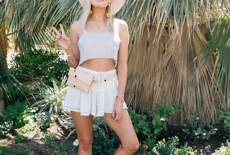 23 Of The Best Street Style Looks We Saw At Coachella 2017 Brit Co