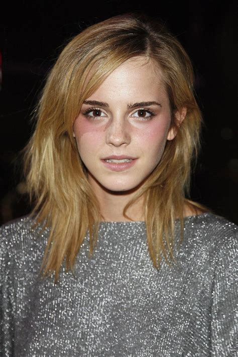 Her publicist luke windsor tweeted out a picture of her new style the same day she stepped out for a q&a session for the film the true cost in london. Emma Watson Hair & Haircuts - Bob, Pixie Crop, Up-Dos ...