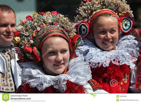 Ritt Av Konungfolklorefestivalen I Vlcnov, Tjeckien ...