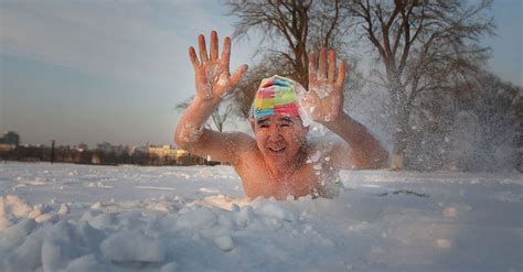 13 Photos That Prove Cold Weather Makes People Crazy