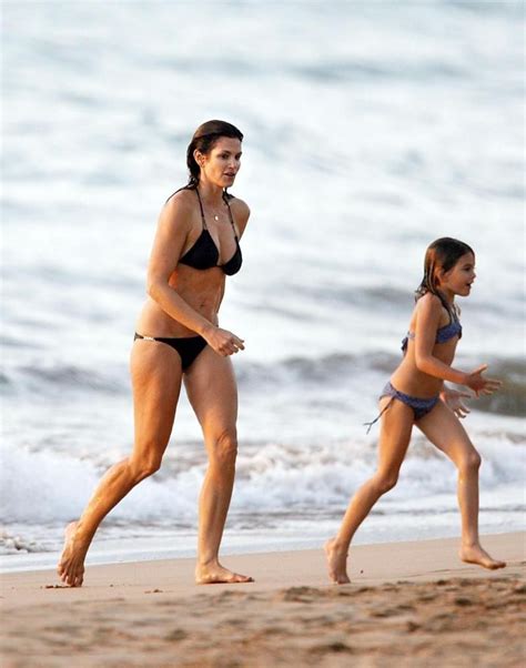 Who Frolics In A Binkini With Her Daughtercindy Crawford Be Beautiful