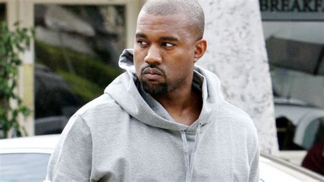 Watch The Video Kanye West Angry With Photographer Demands Nobody Talk