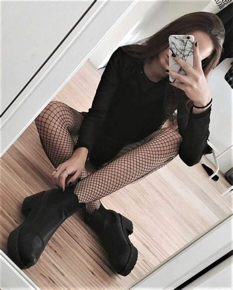 Grunge Outfits Ideas With Fishnet Tights Page Of Ninja Cosmico