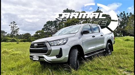 A Closer Look At The 2021 Toyota Hilux Sr Doublecab Youtube