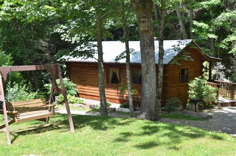 Cherokee cabin rentals, are secluded on a wooded mountainside. Natures Landing | 1 Bedroom Cabin Rentals in Cherokee NC ...