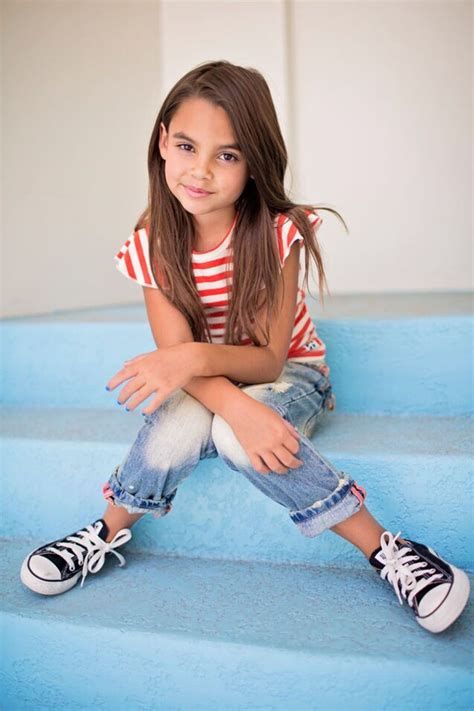Ariana Greenblatt Joins Angelina Jolie In Disney S The One And Only Ivan Ift Tt