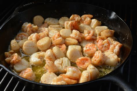 Garlic And Butter Grilled Scallops And Shrimp The Cookin Chicks
