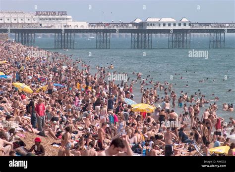Brighton Beach Crowded Hi Res Stock Photography And Images Alamy
