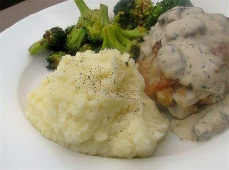Drain the potatoes and return them to the saucepan. Paula Deen's Garlic Mashed Potatoes | Recipe (With images ...
