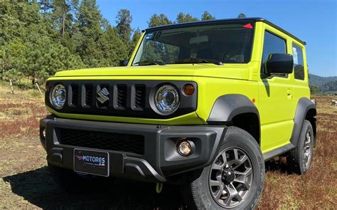 The 2021 suzuki jimny carries a braked towing capacity of up to 1300 kg, but check to ensure this applies to the configuration you're considering. Suzuki Jimny 2021: precios, características y versiones