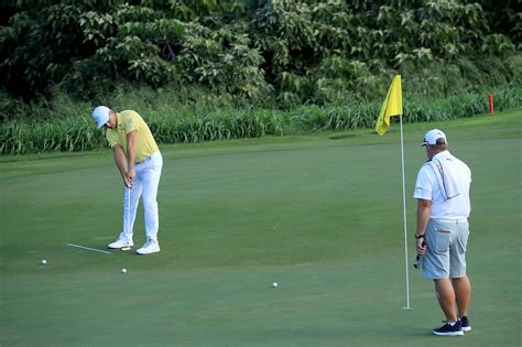 18 that would have put him in exclusive company by posting a score of 59 or lower on the pga tour. Bryson DeChambeau led the field in strokes gained/putting on Thursday by leaving flagstick in ...