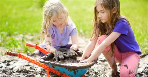 Why We Should Let Kids Play In Mud Ponbee