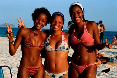 Happy Smiling Brazilians Sun And Beach Brazil Brazil Girls Brazil Women Brazilian Women