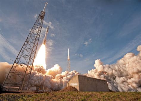 Spaceflight Now Atlas Launch Report Atlas 5 Rocket Blasts Off With