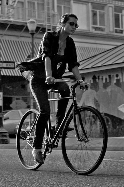 hammarhead 4 4 girls on bike cycling girls bicycle girl bikes girls bicycle chic urban