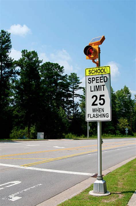 Back To School Ways Traffic Signs Make School Zones Safer Dornbos