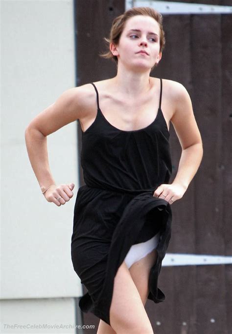 Emma Watson PAPARAZZI 커뮤니티 럭키월드