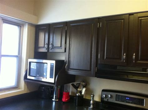 Easily renew worn, faded color and protect with a tough, durable finish. Refinishing dark honey oak cabinets using Cabinet ...