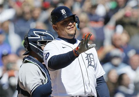 Detroits Miguel Cabrera Now With 3000 Hits Has Plenty Of Admirers