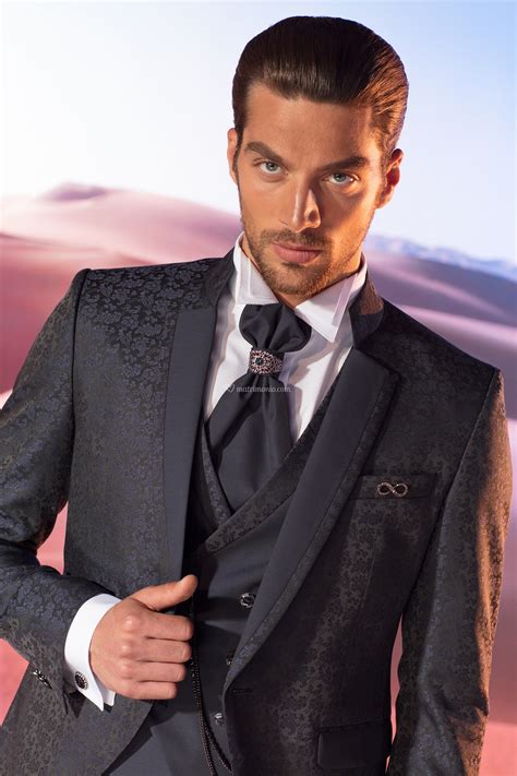 Scopri ia nostra gamma di costumi da uomo su asos. Vestiti da Sposo di Petrelli Uomo Infinity - 309 - Matrimonio.com