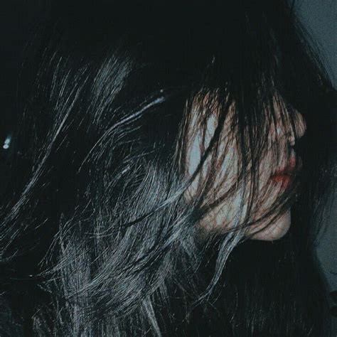 Penunjukan ini bisa menjadi gambaran hubungan yang tidak sehat. Foto Orang Sedih Aesthetic