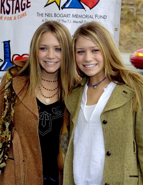 2001 Mary Kate And Ashley Olsen Red Carpet Pictures Popsugar