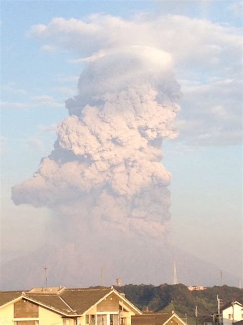 For faster navigation, this iframe is preloading the wikiwand page for 火山灰. 桜島 火山灰対応あれこれ 〜活火山のまちでの日常〜 - 路傍に ...