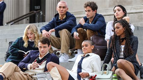 Gossip Girl Reboot Reveals Names And Details Of New Characters