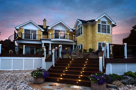 A touch of paprika and other orange hues give this enchanting space a kick. Trex Transcend Decking Railing Spiced Rum Vintage Lantern ...