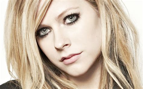 Avril Lavigne Avril Lavigne Wallpaper 31810143 Fanpop