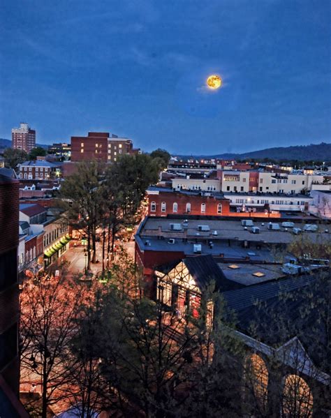 Best takeout food & restaurants in charlottesville, virginia: Charlottesville, VA: For the quaint of heart | The Wander ...