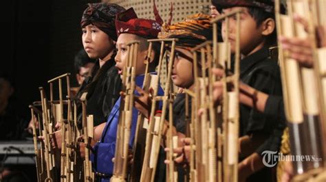 Mengenal Alat Musik Tradisional Di Indonesia Ada Angklung Dari Jawa