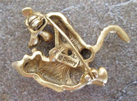 Vintage Disney Winnie Pooh Pouncing Tigger Gold Tone Clasp Pin Brooch Enamel 4561308409