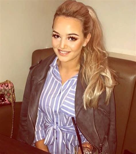 Jordan pickford (born 7 march 1994) is a british footballer who plays as a goalkeeper for british club everton, and the england national team. Davy Klaassen's stunning girlfriend could become the ...