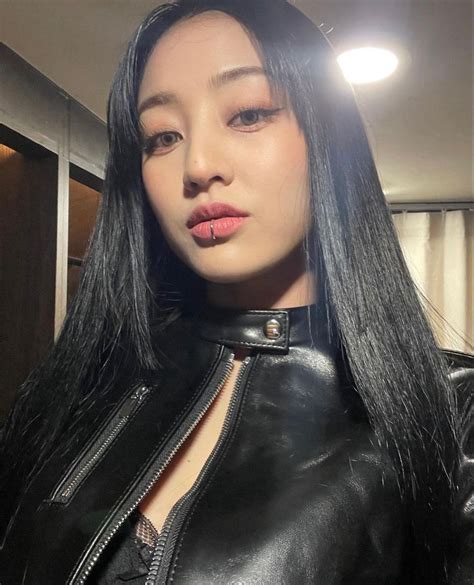 Sexy Girl Cool Girl Nayeon Momo South Korean Girls Korean Girl Groups Twice Tzuyu Jihyo