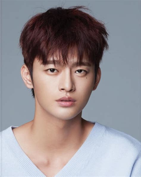 He didn't look too bad in joseon clothes for the king's face, but seo in guk has much more masculine magnetism dressed in suits, as seen in these s/s 2015 visuals for vostro. Love My SEO IN GUK 💖 . the day we meet, finally happen ...