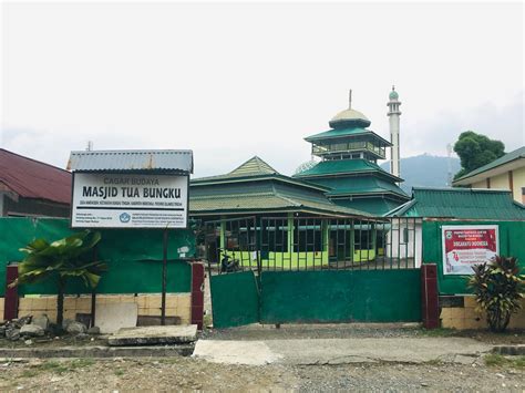 Informasi Masjid Tua Bungku Jam Buka And Tiket Masuk Pergiyuk