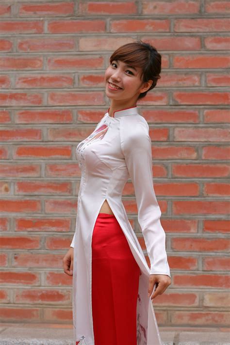 Long White Dress Long Dress Vietnamese Dress Cool Hats Sari Asian Culture Gorgeous Beauty
