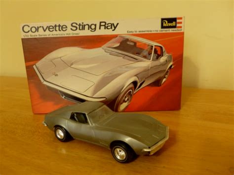 Rare Vtg Revell H 1297 Corvette Sting Ray 132 Scale Model Kit Ebay