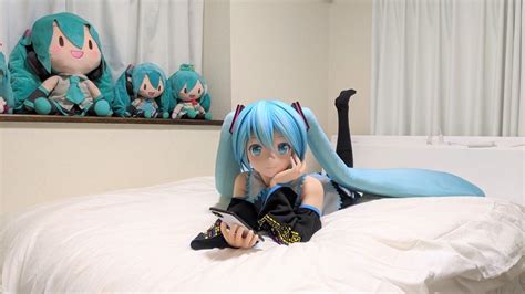 【本物のあり】実物代サイズの初音ミクのダッチワイフがエロすぎる やるきまんまん