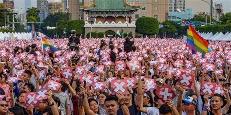 taiwan turned its back on same sex marriage in a key vote this weekend business insider