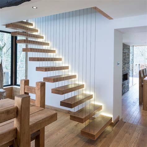 Hot Selling Glass Railing Solid Wood Steps Build Indoor Staircase