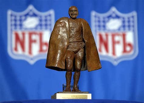 Walter Payton Award Model Was Lineman Steve Wright The New York Times