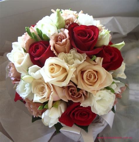 Ivory and gold wedding bouquets. Absolutely Lavish: Ivory and Gold - An Absolute Royal ...