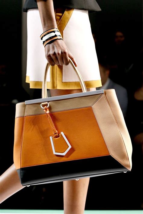 Beautiful Women Handbag Designs That Every Fashionista Must Have