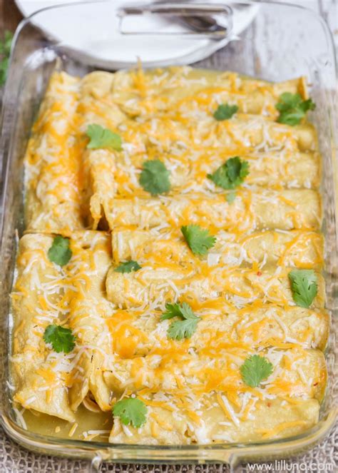 Authentic Chicken Enchilada Recipe With Green Sauce Food Recipe Story